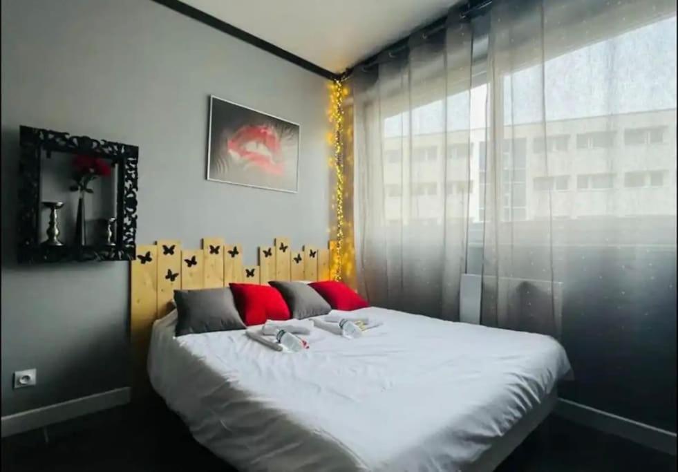 Orphelin Studio Avec Balneo Proche Centre Ville Reims Esterno foto